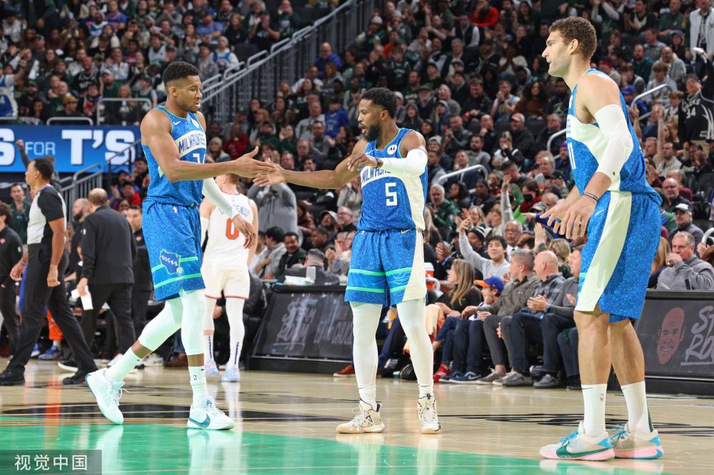 在攻守两端 在攻守两端